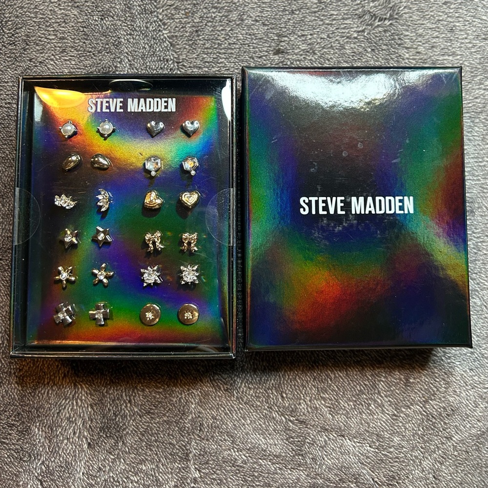 Steve Madden 12 pairs of earrings, New in Box